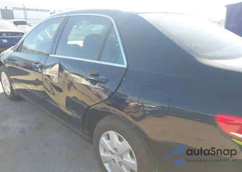 2004 Honda Accord 2.4 Lx z USA, uszkodzony, nr VIN 3HGCM56364G710992